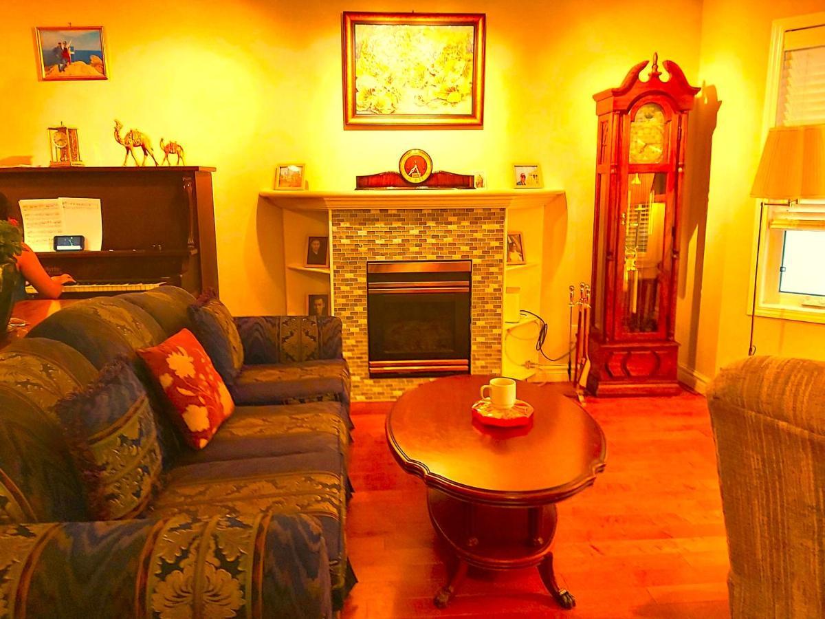 Lovely Comfy Home Private Bath In Central Calgary Ngoại thất bức ảnh
